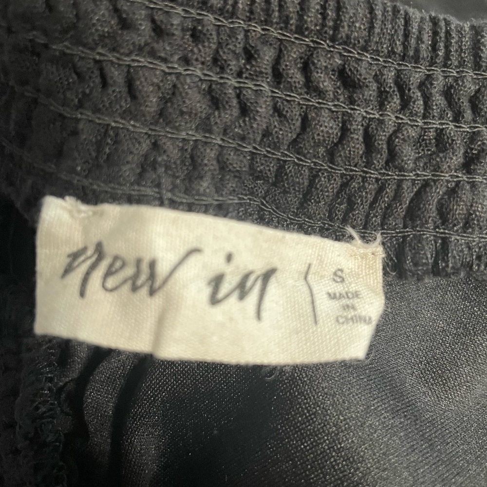 New In Black Linen Blend Sleeveless Belted Jumpsuit w/ Pockets. Size Small - Picture 10 of 10